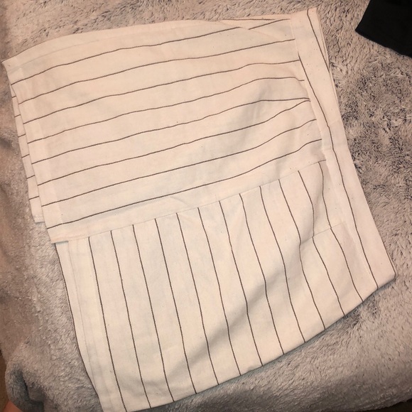 Urban Outfitters mini skirt - Picture 2 of 3